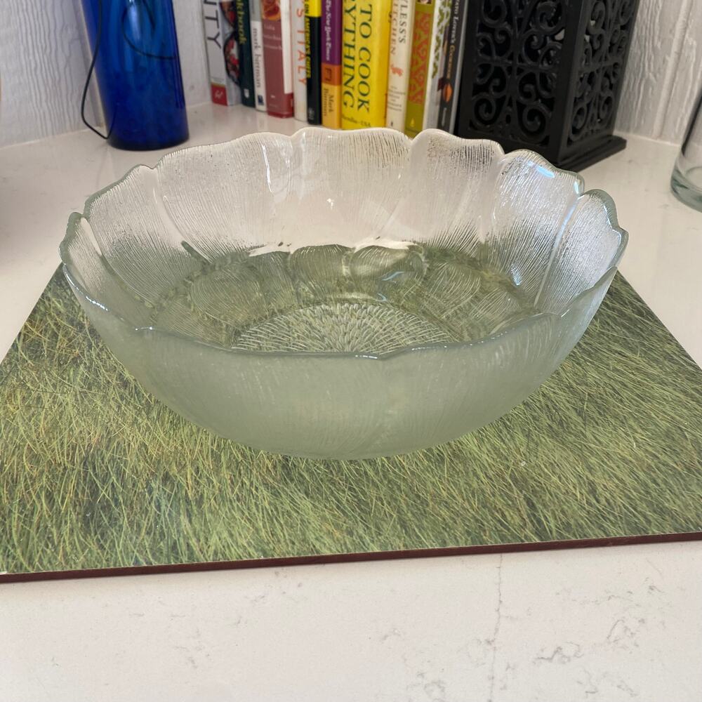 Arcoroc France FLEUR 10-1/2" Large Salad Serving Bowl Clear Glass‎